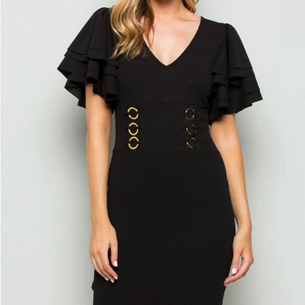 Ruffle v-neck dress with metal ring accessories